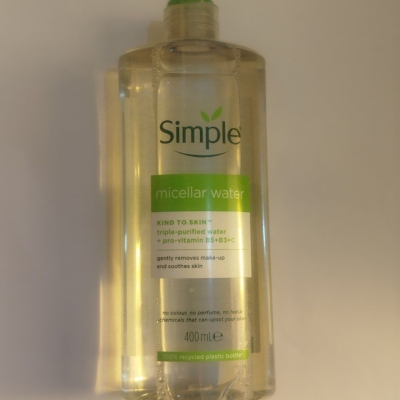 محلول پاک‌کننده آرایش صورت Simple حجم 400 میلی لیتر