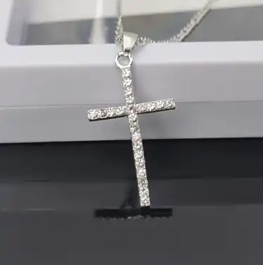 گردنبند طرح صلیب رنگ نقره ای در ارزانترین فروشگاه اینترنتی ایران ارزان