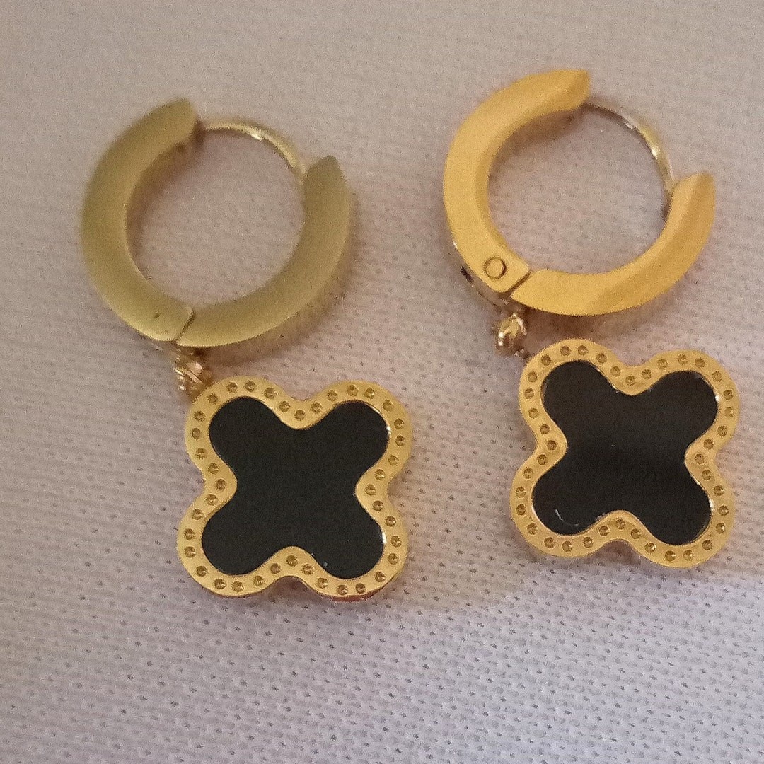 گوشواره ونکلیف چهار برگ تو پر مشکی استیل رنگ ثابت در ارزانترین فروشگاه اینترنتی ایران ارزان