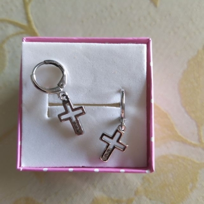 گوشواره طرح صلیب نگین کاری شده ارزانترین فروشگاه اینترنتی