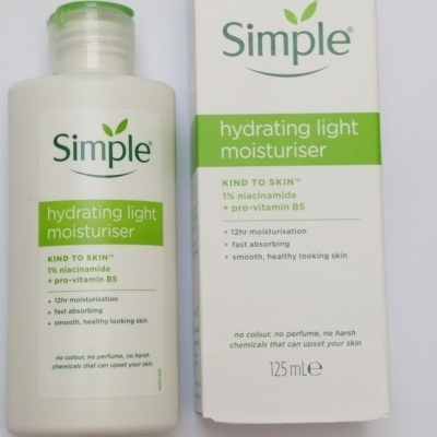 کرم مرطوب کننده لایت مدل Hydrating Light Moisturiser حجم 125 میلی لیتر اورجینال